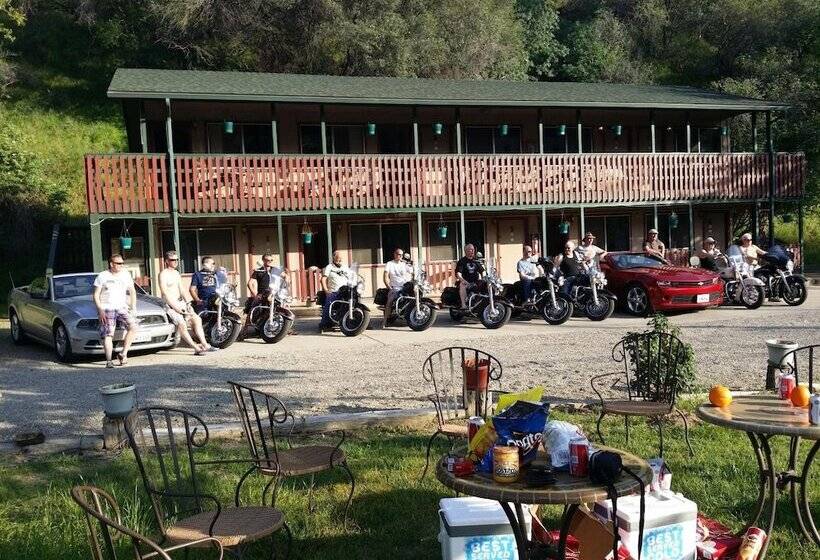 فندق The River Inn