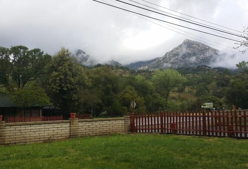 فندق The River Inn