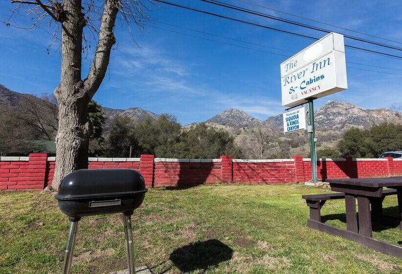 فندق The River Inn