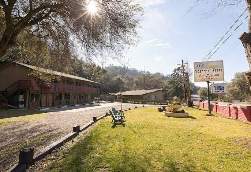 فندق The River Inn