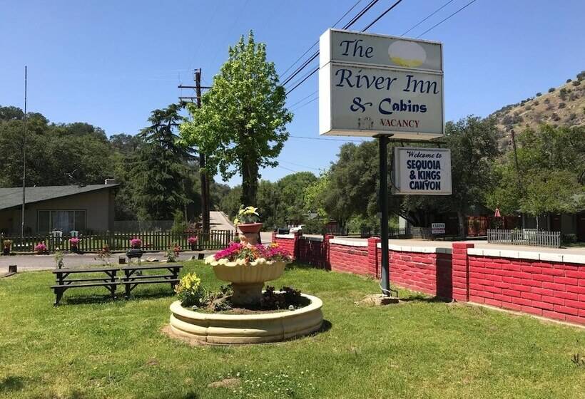 فندق The River Inn