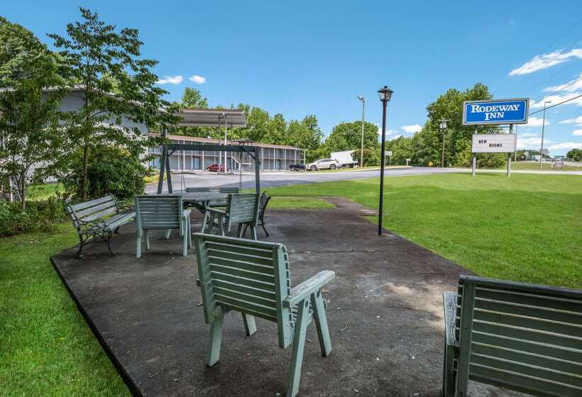 فندق على الطريق Rodeway Inn