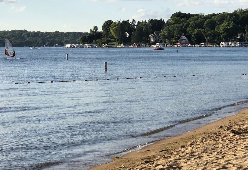 فندق على الطريق Sky Lodge Inn & Suites  Delavan