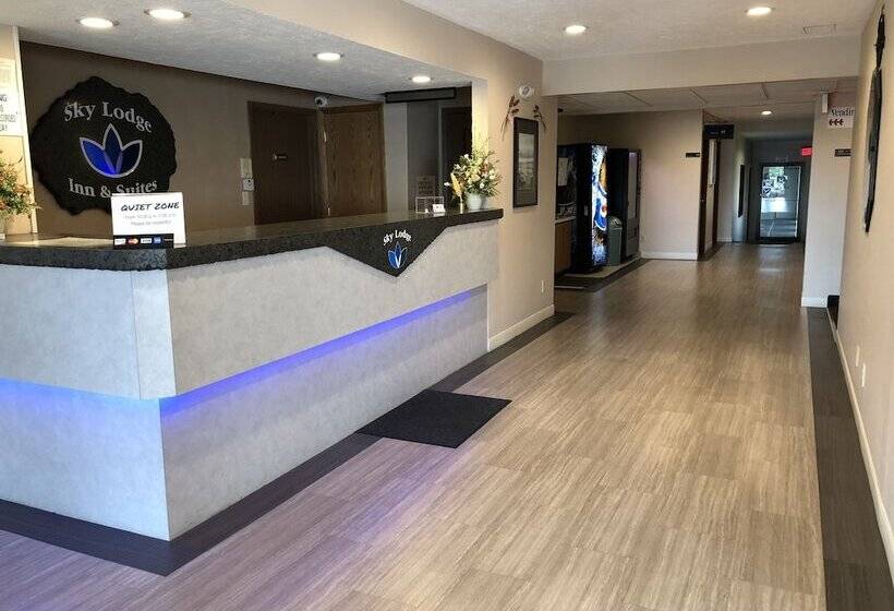 فندق على الطريق Sky Lodge Inn & Suites  Delavan