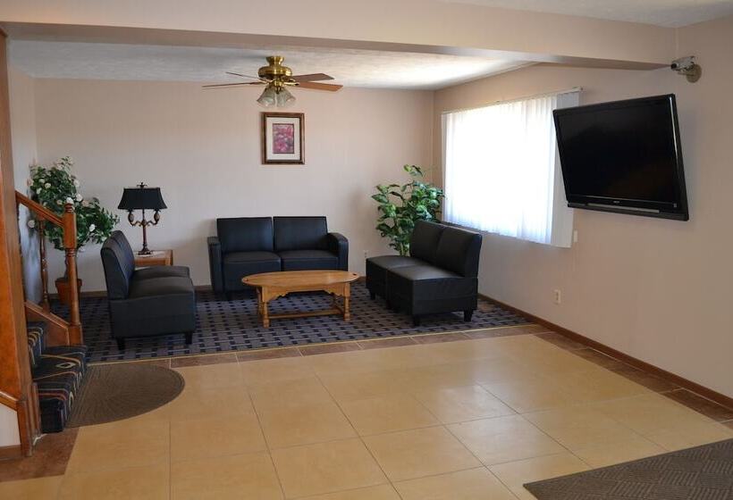 فندق على الطريق Sky Lodge Inn & Suites  Delavan