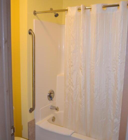 فندق على الطريق Sky Lodge Inn & Suites  Delavan