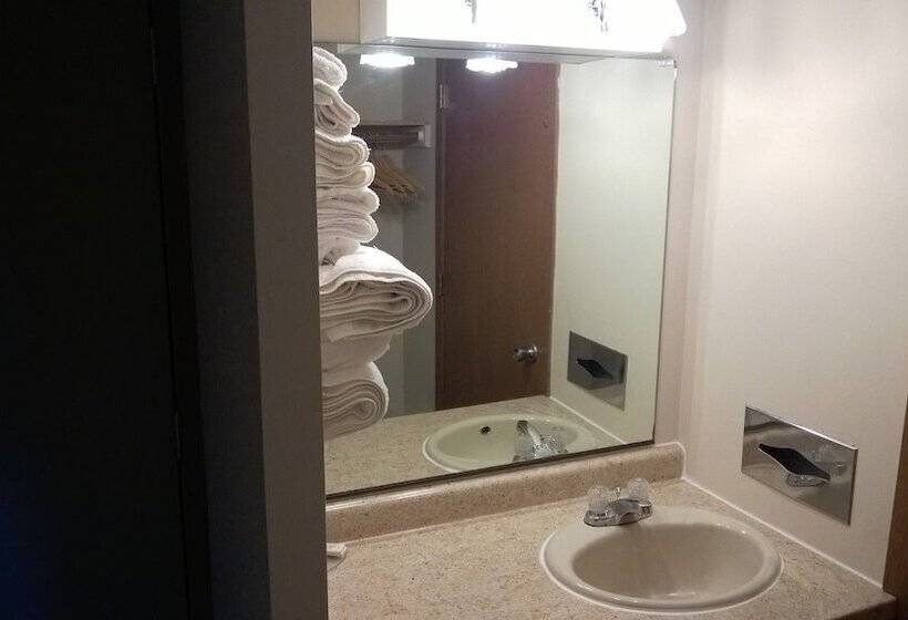 فندق على الطريق The Travelers Inn