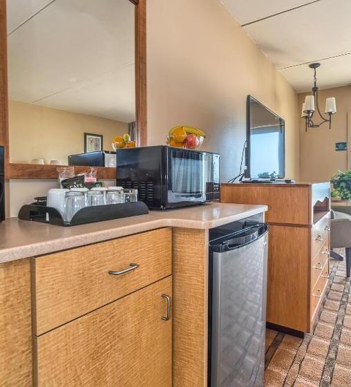 Reges Oceanfront Resort