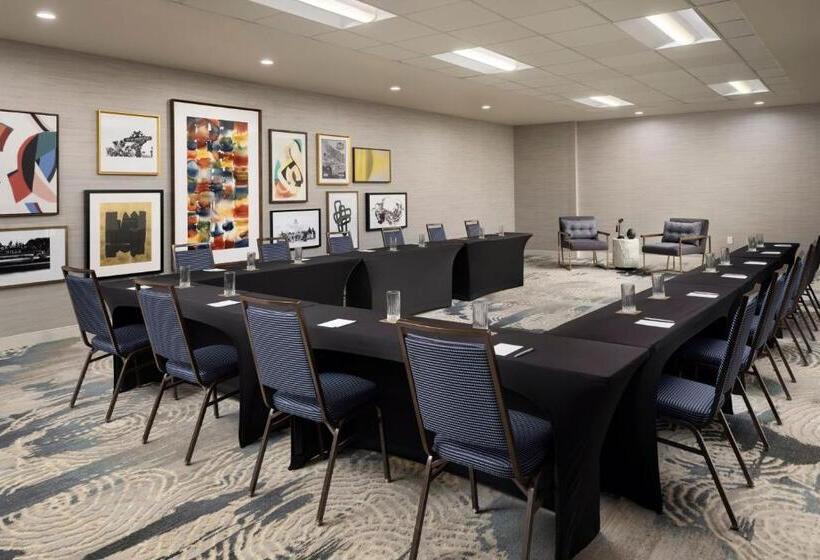 Burton House, Beverly Hills, A Tribute Portfolio Hotel