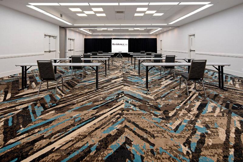 住所  Staybridge Suites Oxnard River Ridge By Ihg