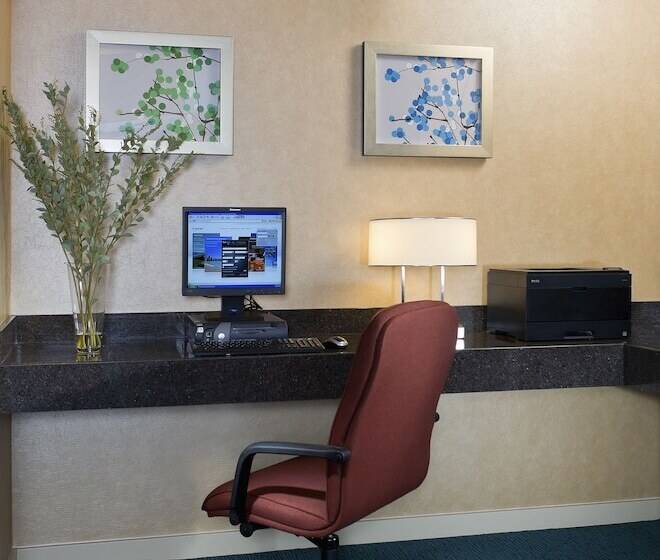 Residence Inn By Marriott Houston The Woodlands/lake Front Circle