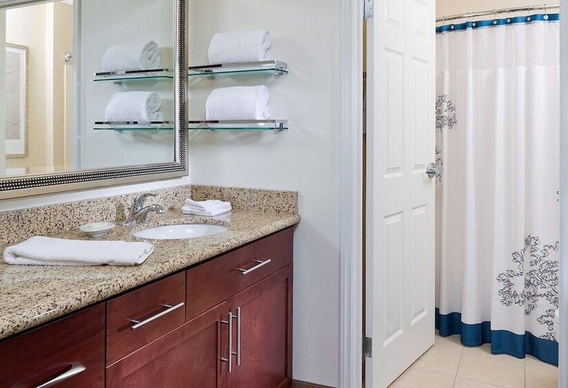 Residence Inn By Marriott Houston The Woodlands/lake Front Circle