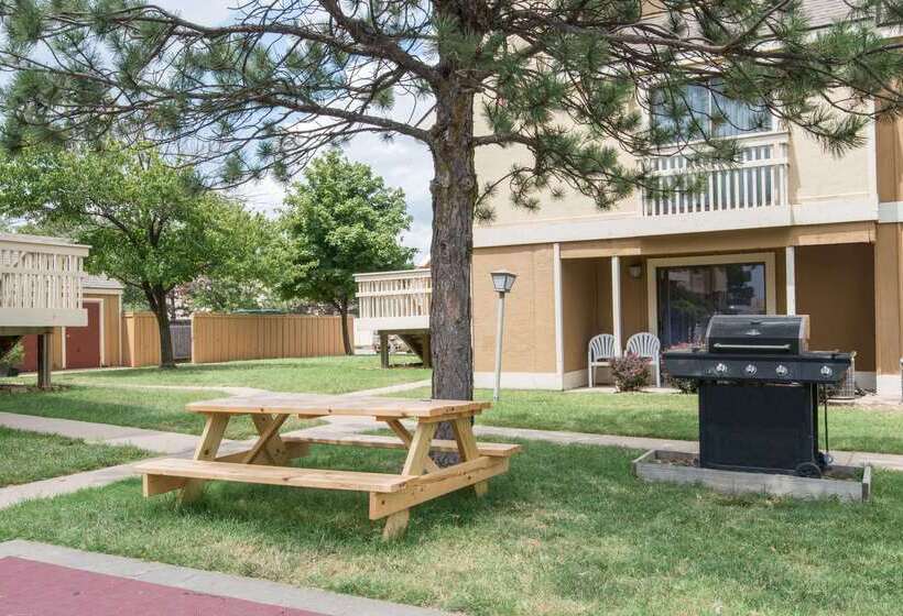 דירת נופש Hawthorn Extended Stay By Wyndham Wichita