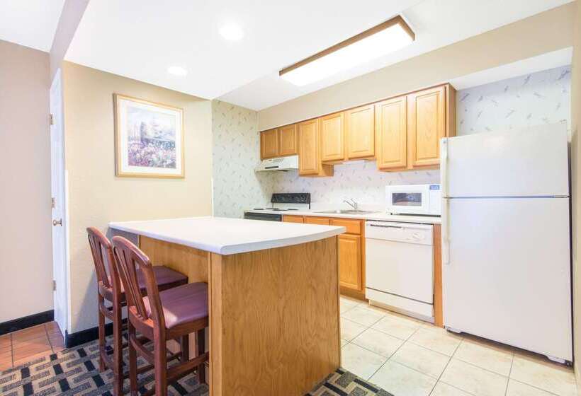 דירת נופש Hawthorn Extended Stay By Wyndham Wichita