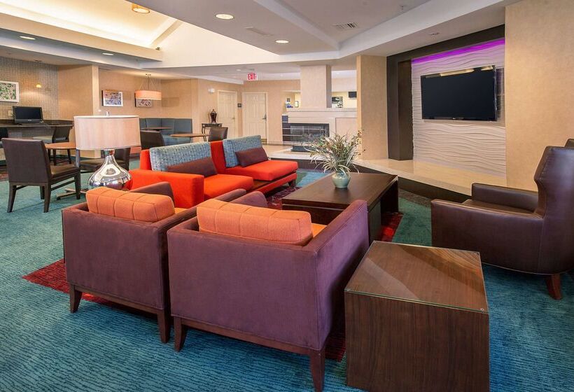 דירת נופש Sonesta Es Suites Charlottesville University