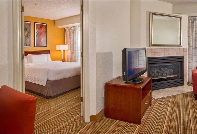 اقامتگاه Sonesta Es Suites Charlottesville University