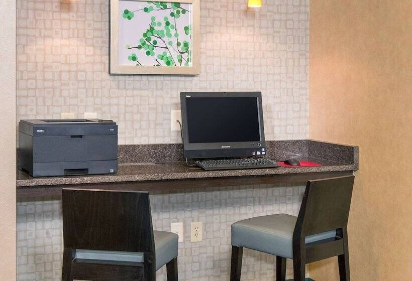 اقامتگاه Sonesta Es Suites Charlottesville University