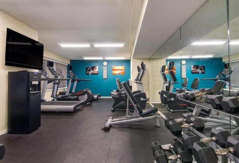 اقامتگاه Sonesta Es Suites Chicago Downtown Magnificent Mile  Medical