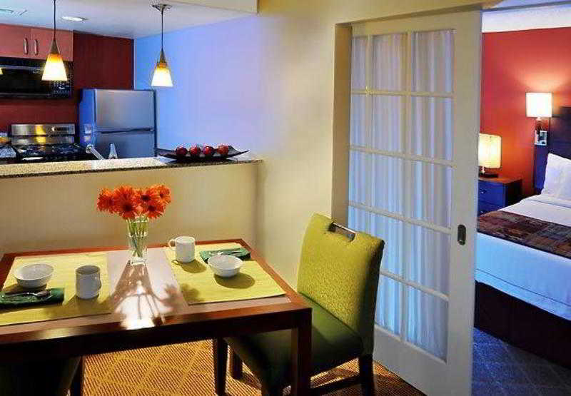 住所  Sonesta Es Suites Dallas Central Expressway