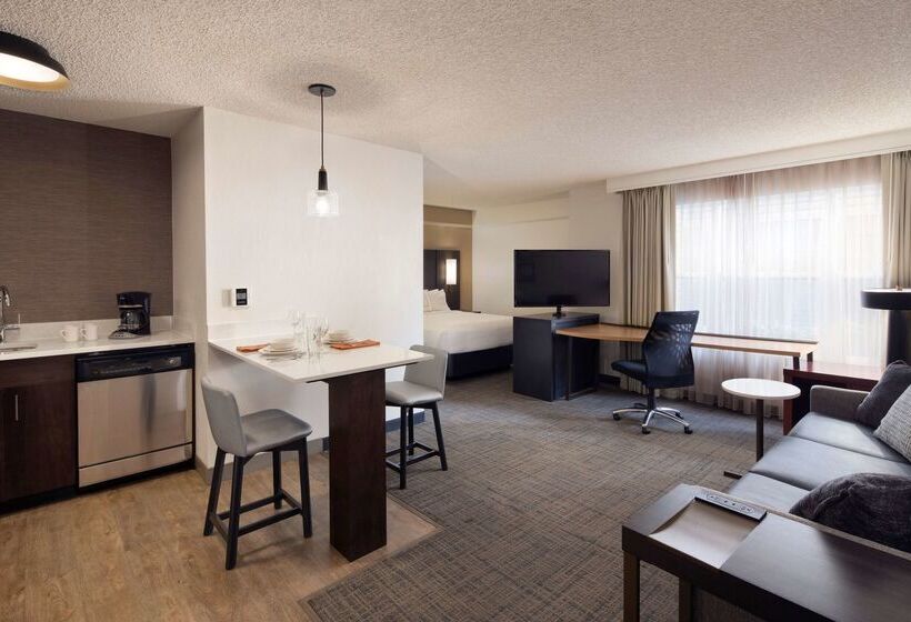 住所  Sonesta Es Suites Fresno