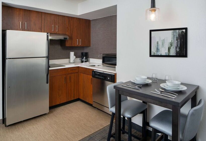 اقامتگاه Sonesta Es Suites New Orleans Convention Center