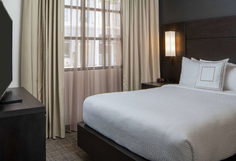 اقامتگاه Sonesta Es Suites New Orleans Convention Center