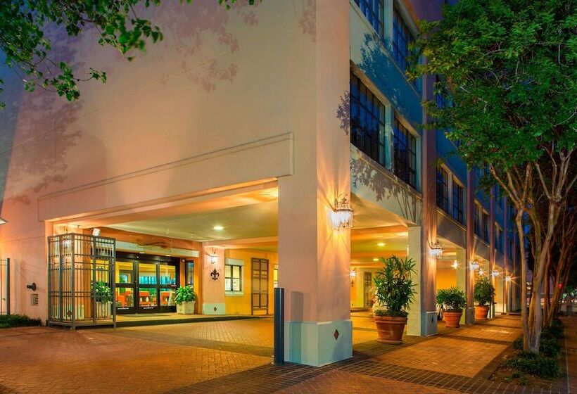 اقامتگاه Sonesta Es Suites New Orleans Convention Center