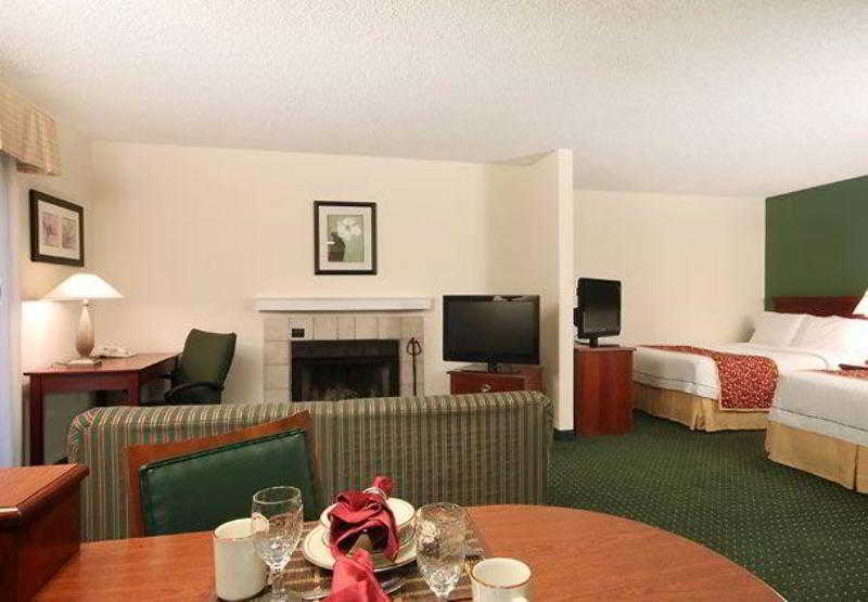 اقامتگاه Sonesta Es Suites South Brunswick  Princeton