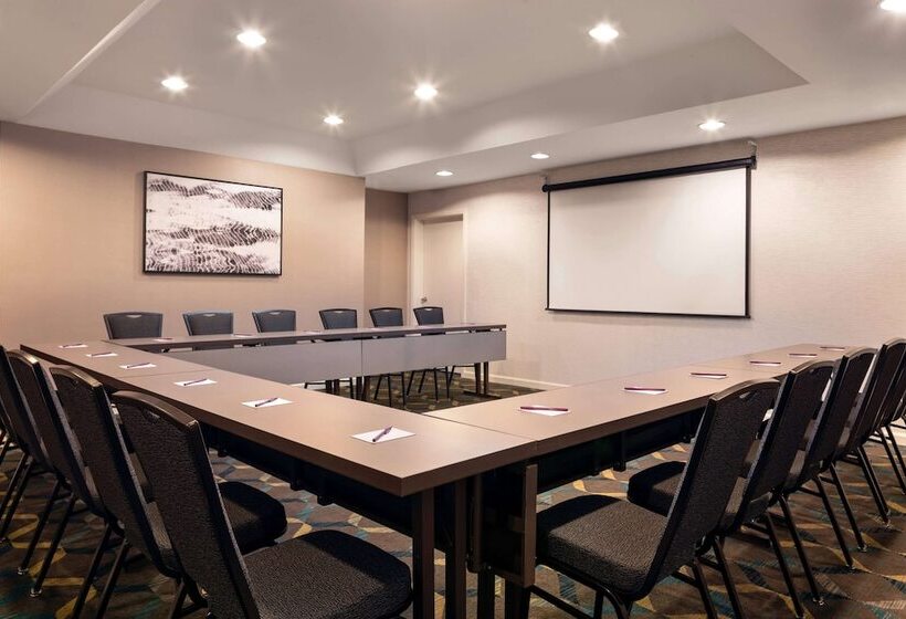 اقامتگاه Sonesta Es Suites Tempe