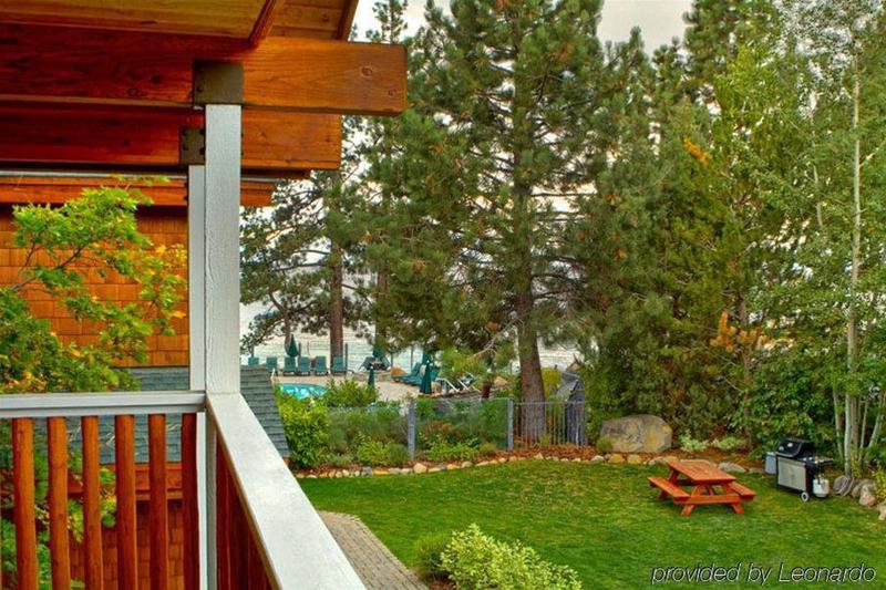 אתר נופש Red Wolf Lakeside Lodge