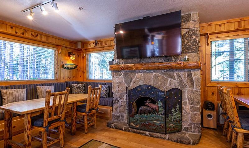 אתר נופש Red Wolf Lakeside Lodge