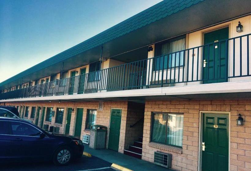 汽车旅馆 River Inn