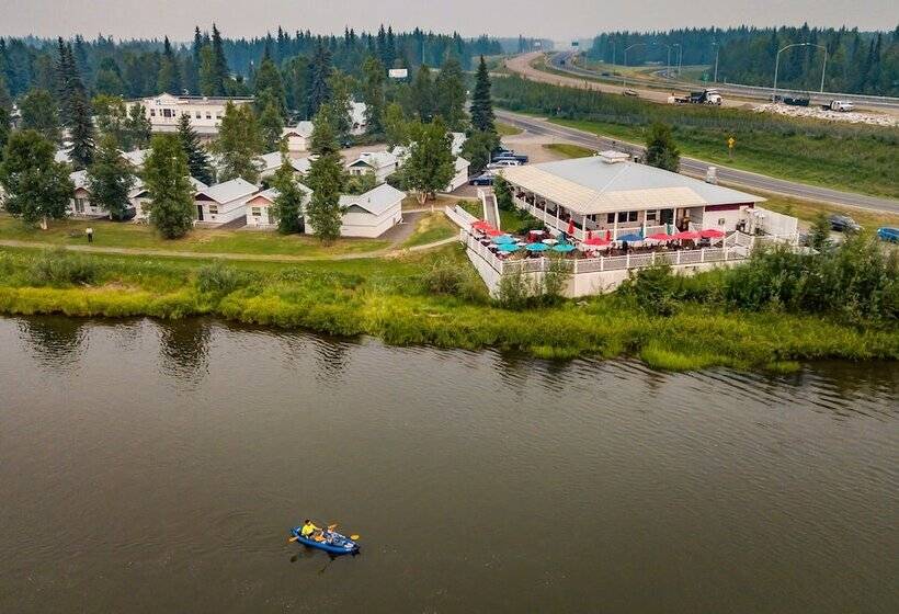 River S Edge Resort