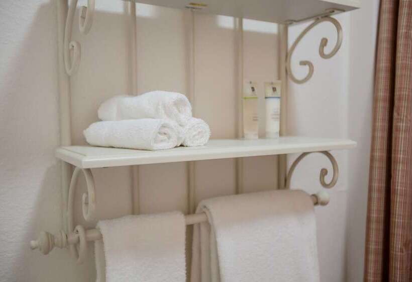 River S Edge Resort