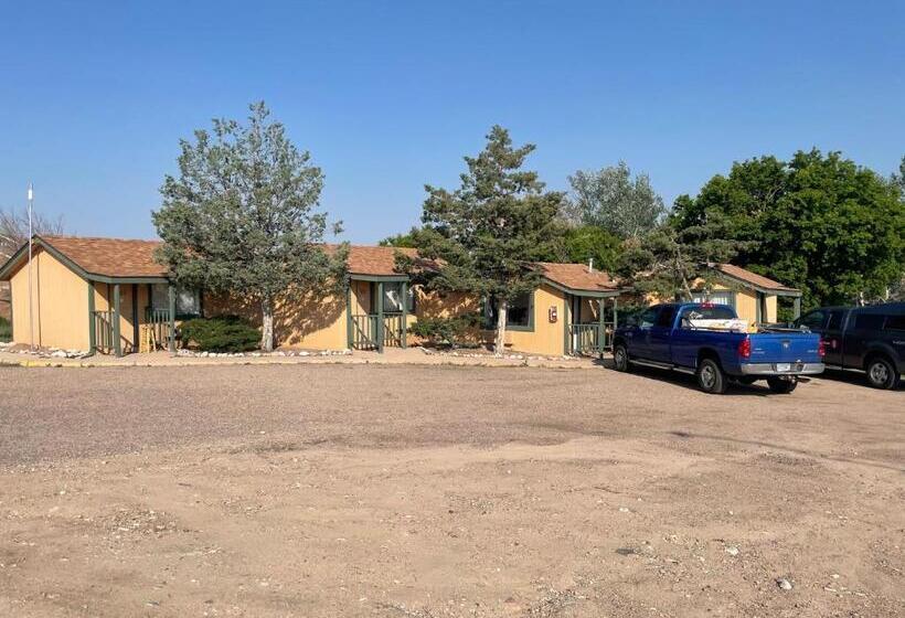 Round Up Motel