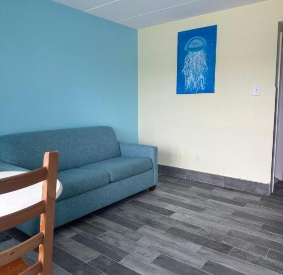 Royal Canadian Motel