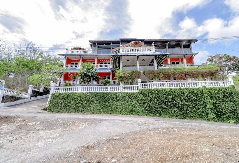 Adinda Beach Hotel And Villa