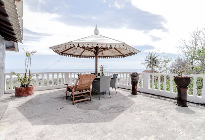 Adinda Beach Hotel And Villa