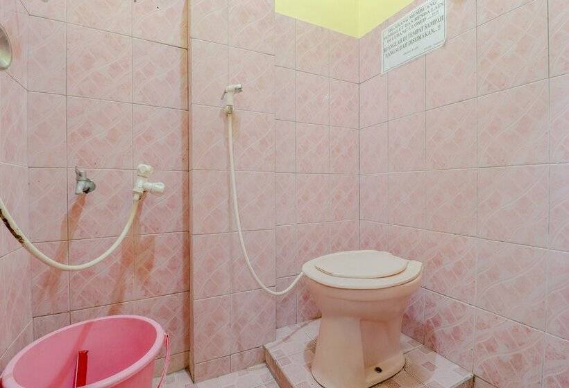 Adinda Beach Hotel And Villa