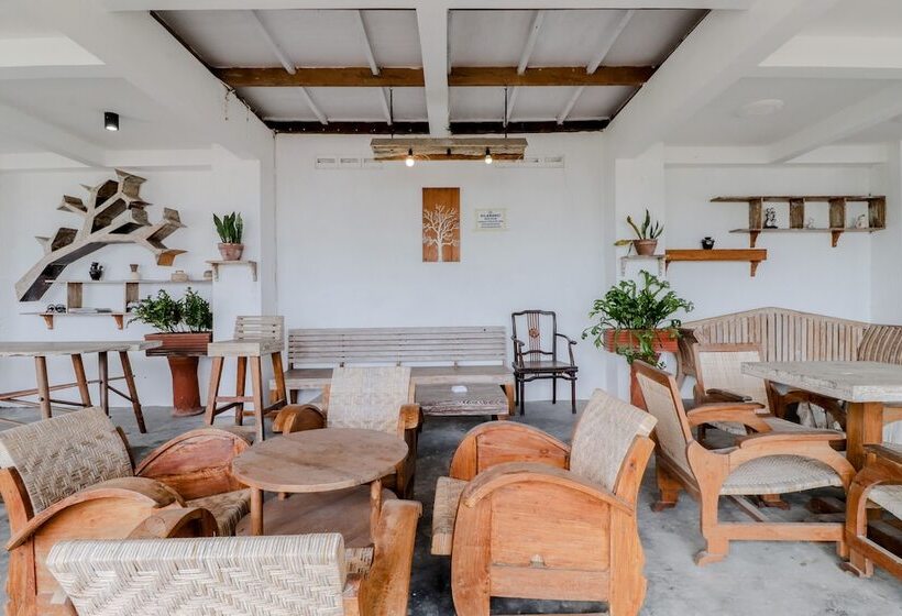 Adinda Beach Hotel And Villa