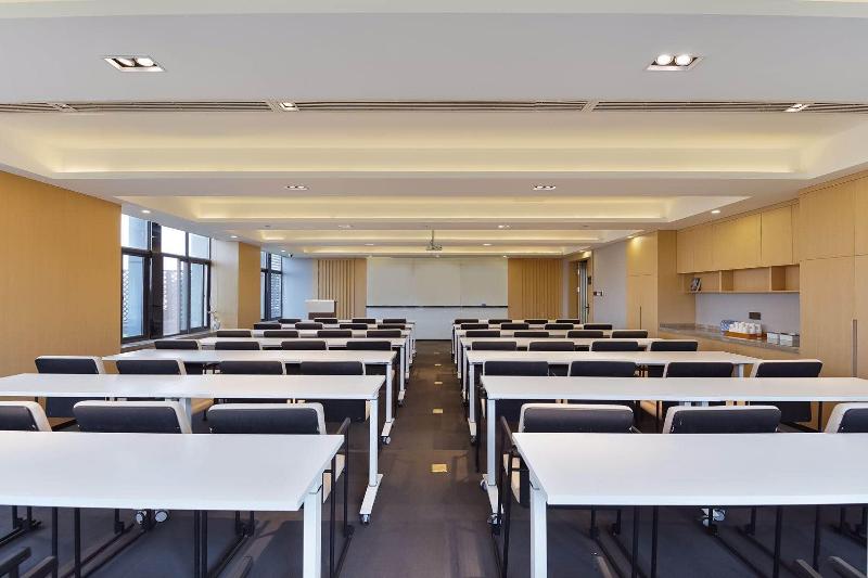 Atour Hotel Nanjing Hongshan Zoo Metro Station