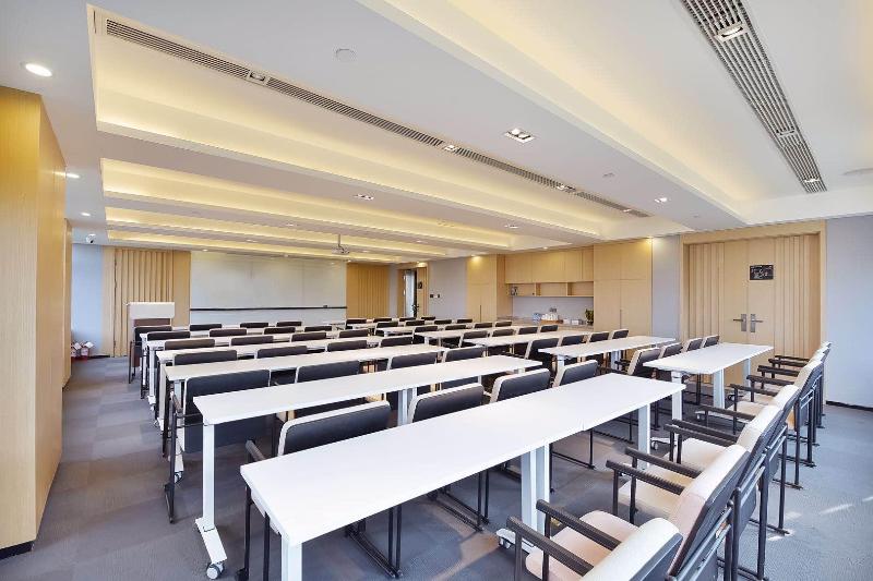 Atour Hotel Nanjing Hongshan Zoo Metro Station