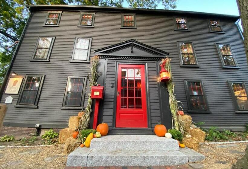 مبيت وإفطار Daniels House Inn