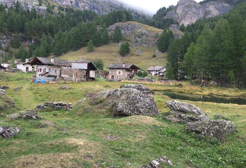 تختخواب و صبحانه Montagn'arcs
