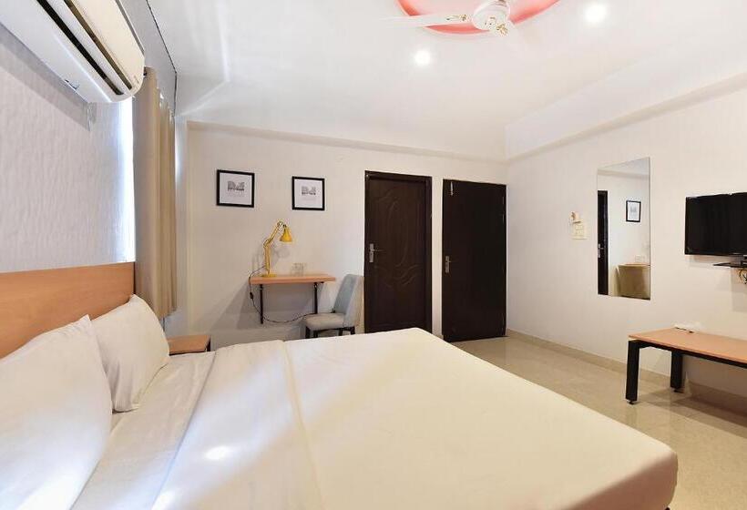 Fabhotel Rushank Palace