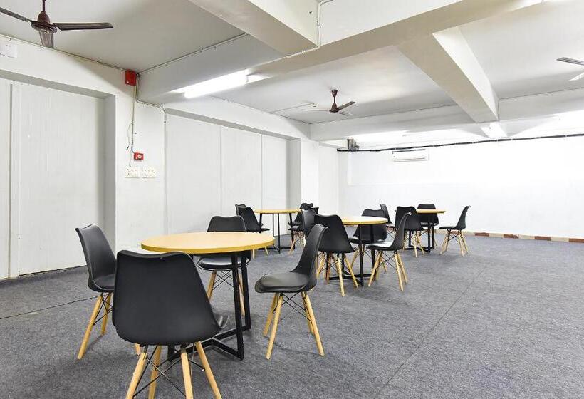 Fabhotel Rushank Palace