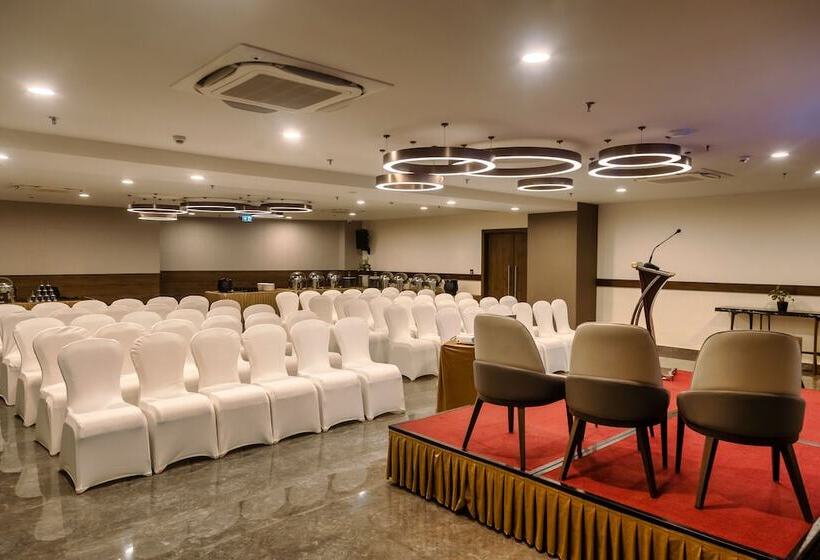 Amika Hotel,madurai   Near Airport