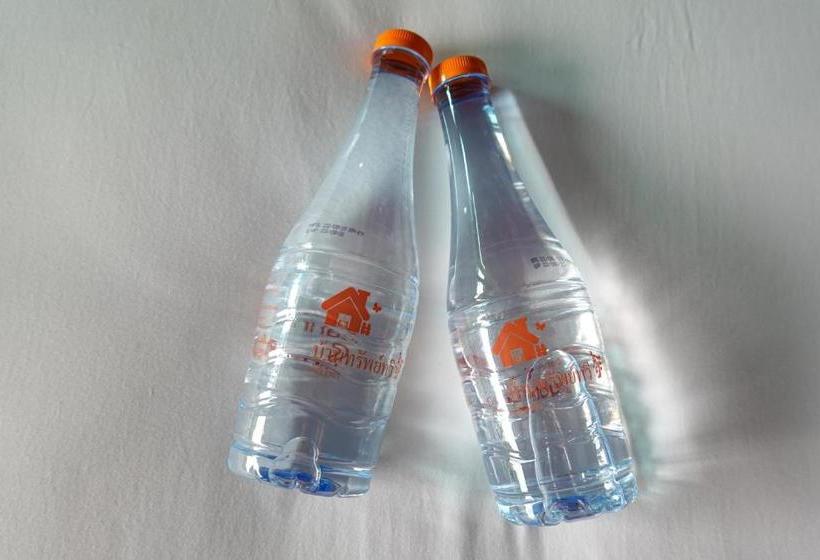 Отель Baan Subtawee