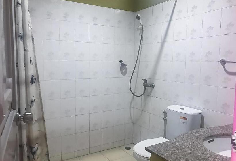 Отель Baan Subtawee