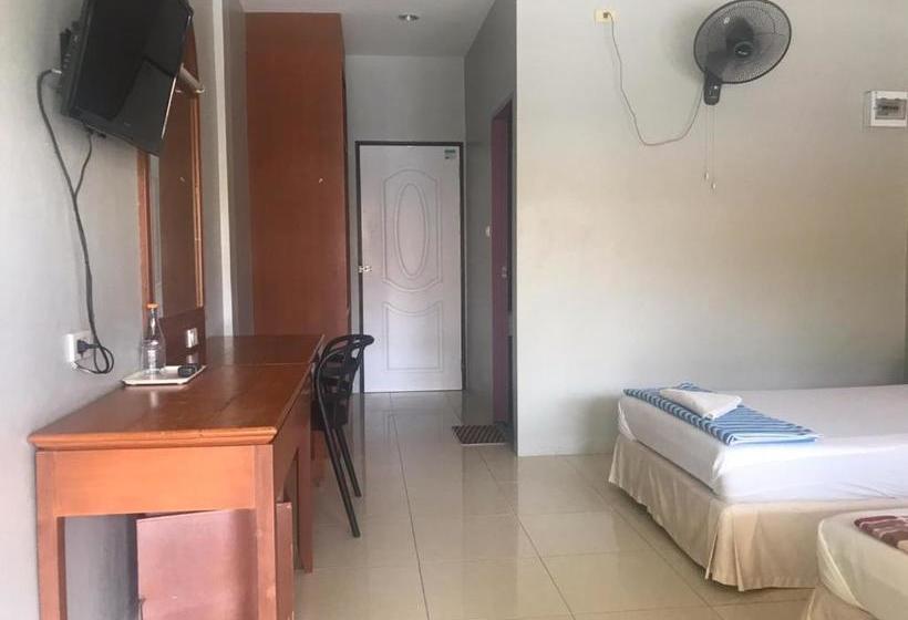 호텔 Baan Subtawee